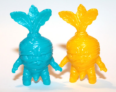 San Diego Comic-Con 2013 Exclusive Yellow & Blue Deadbeet 1.5 Inch PVC Mini Figures by Scott Tolleson
