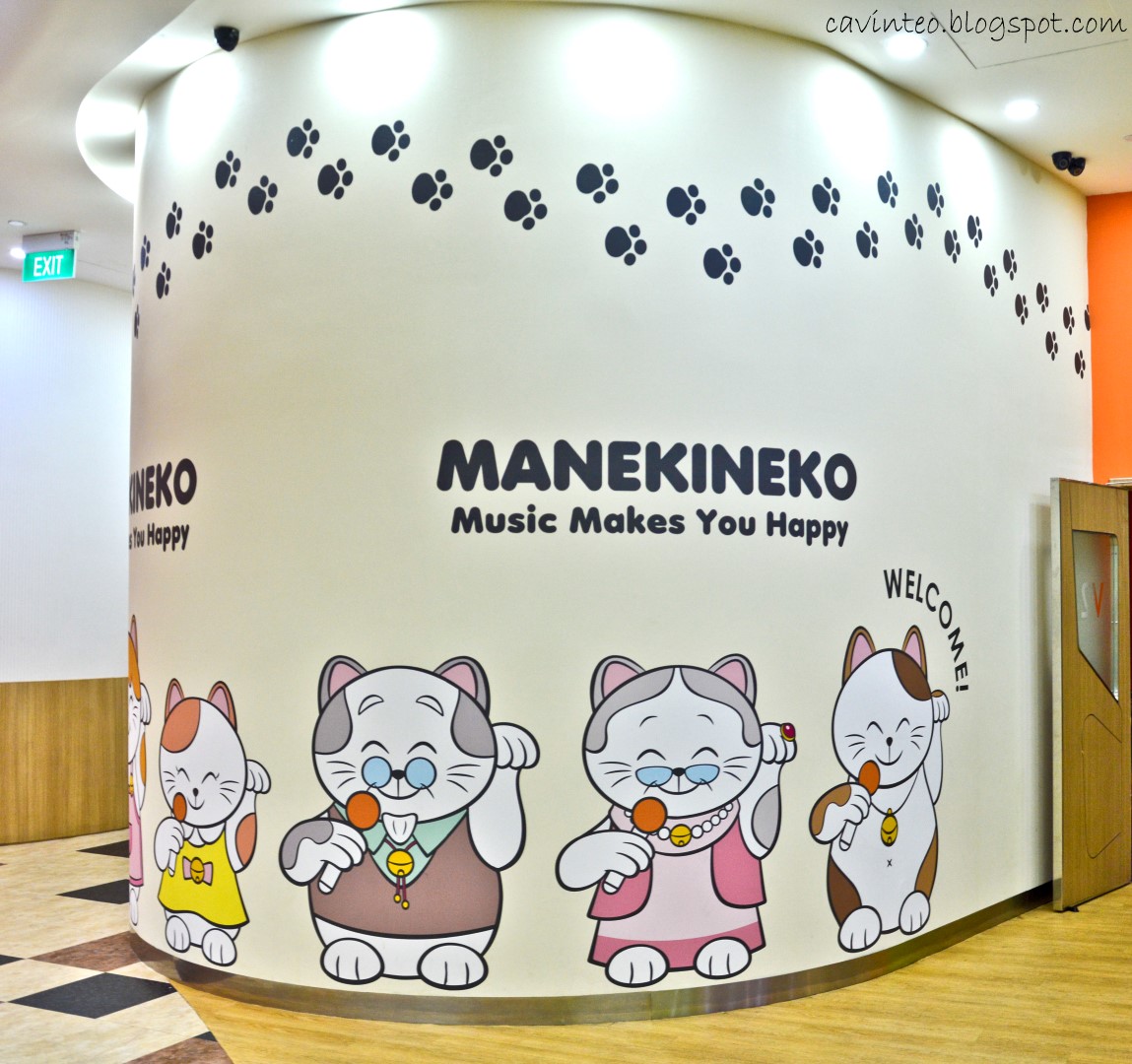 Entree Kibbles Manekineko Karaoke Kbox in a Japanese Name with the Use of Mobile Technology