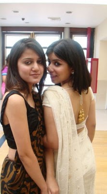 HOT INDIAN COLLEGE GIRLS: Indian college girls photos
