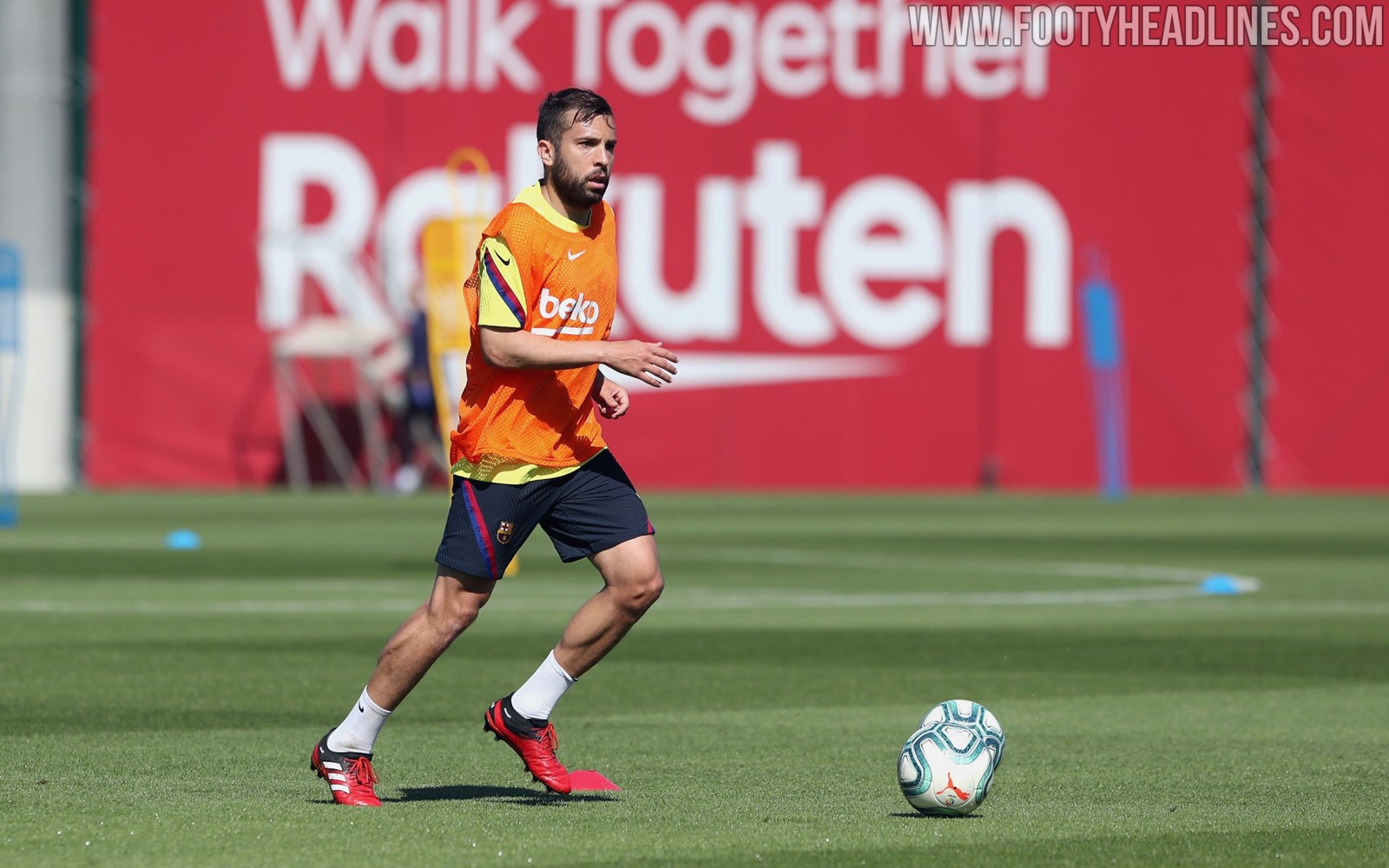 Wears Nike Socks In Barca Training - Here Is Why - Footy