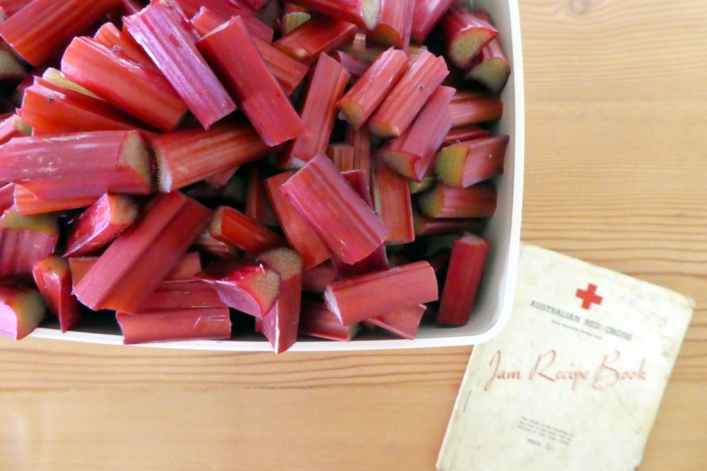 HOW TO MAKE RHUBARB AND GINGER JAM katiecrackernuts
