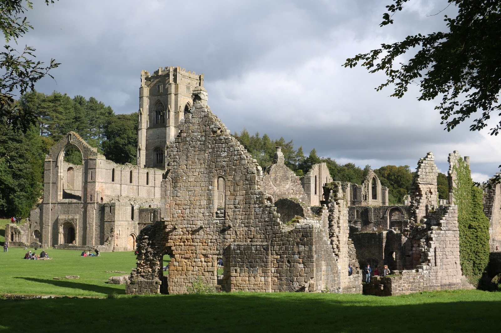 Exploring the North Fountains Abbey Sights and Stripes