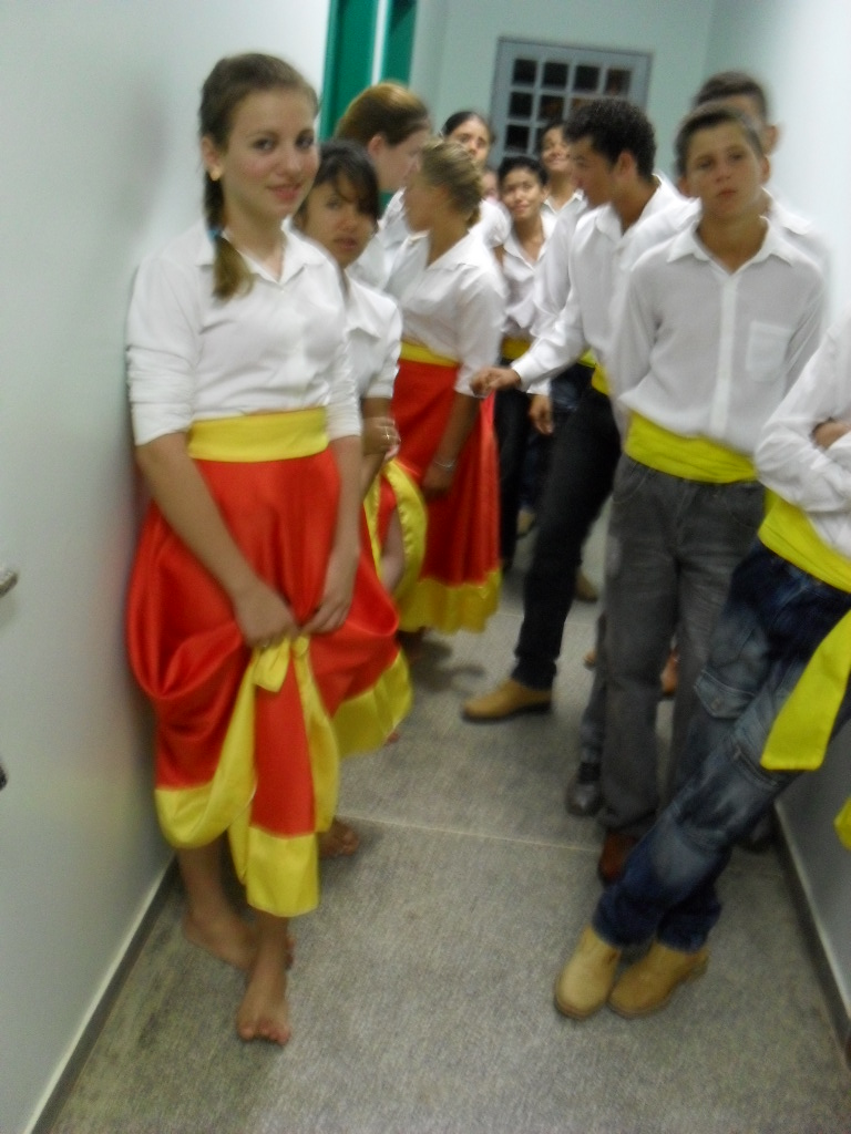 ESCOLA MUNICIPAL 07 DE SETEMBRO Apresentação da dança do SIRIRI na Câmara Municipal de Cotriguaçu