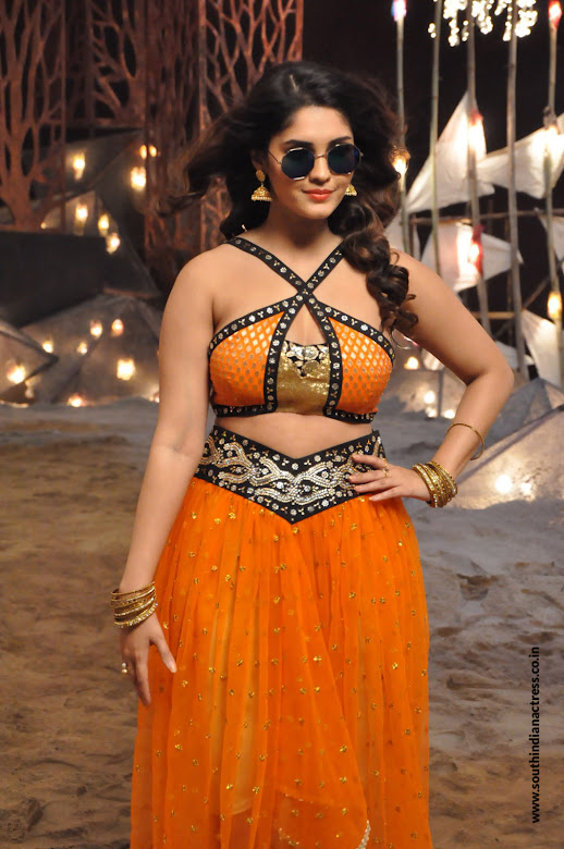 Surbhi in Okka Kshanam movie song