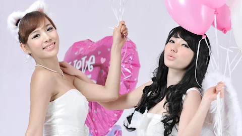 Kim In Ae and Mina – White Dresses