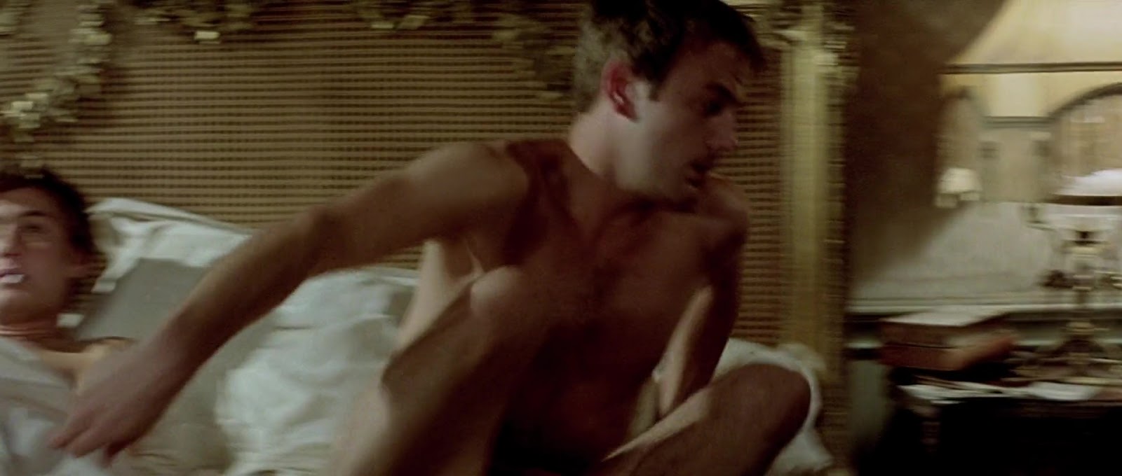 Benedict Sandiford and Jude Law nude in Wilde.