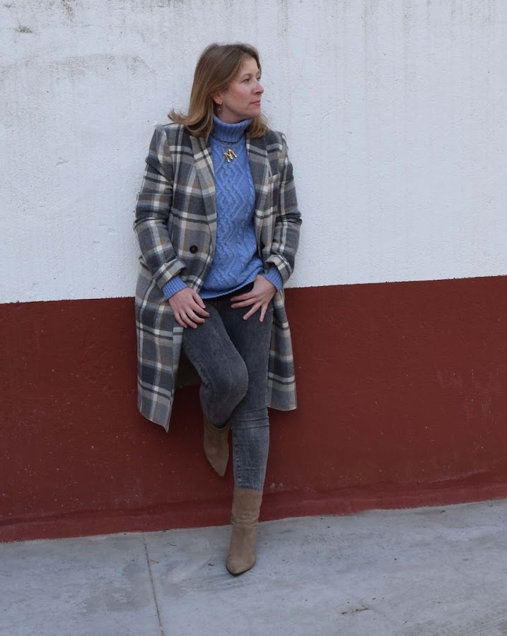 A_cuadros_grises_y_marrones