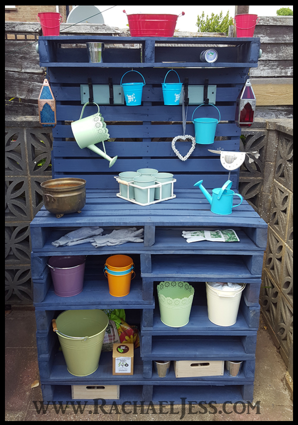 how to create a gardening potting station from pallets