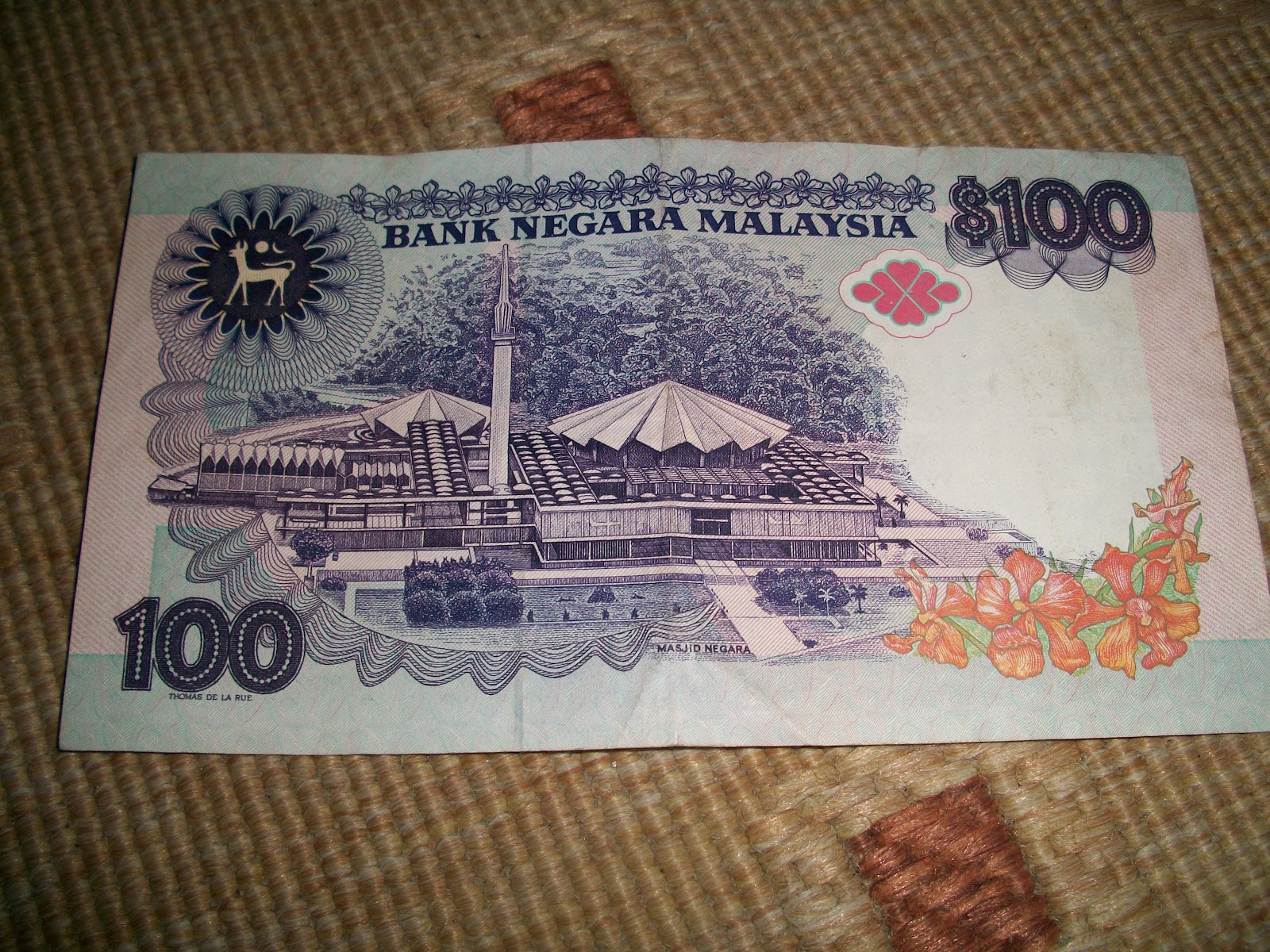 collectible items: Duit Malaysia lama RM100