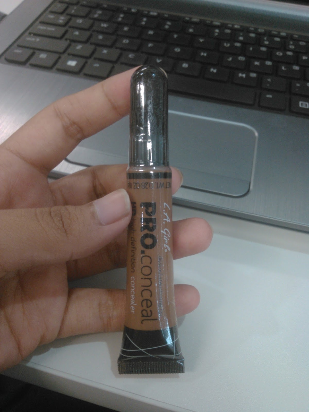 LA Girl Pro HD Concealer Review Shade Toast, Creamy Beige, Light Ivory