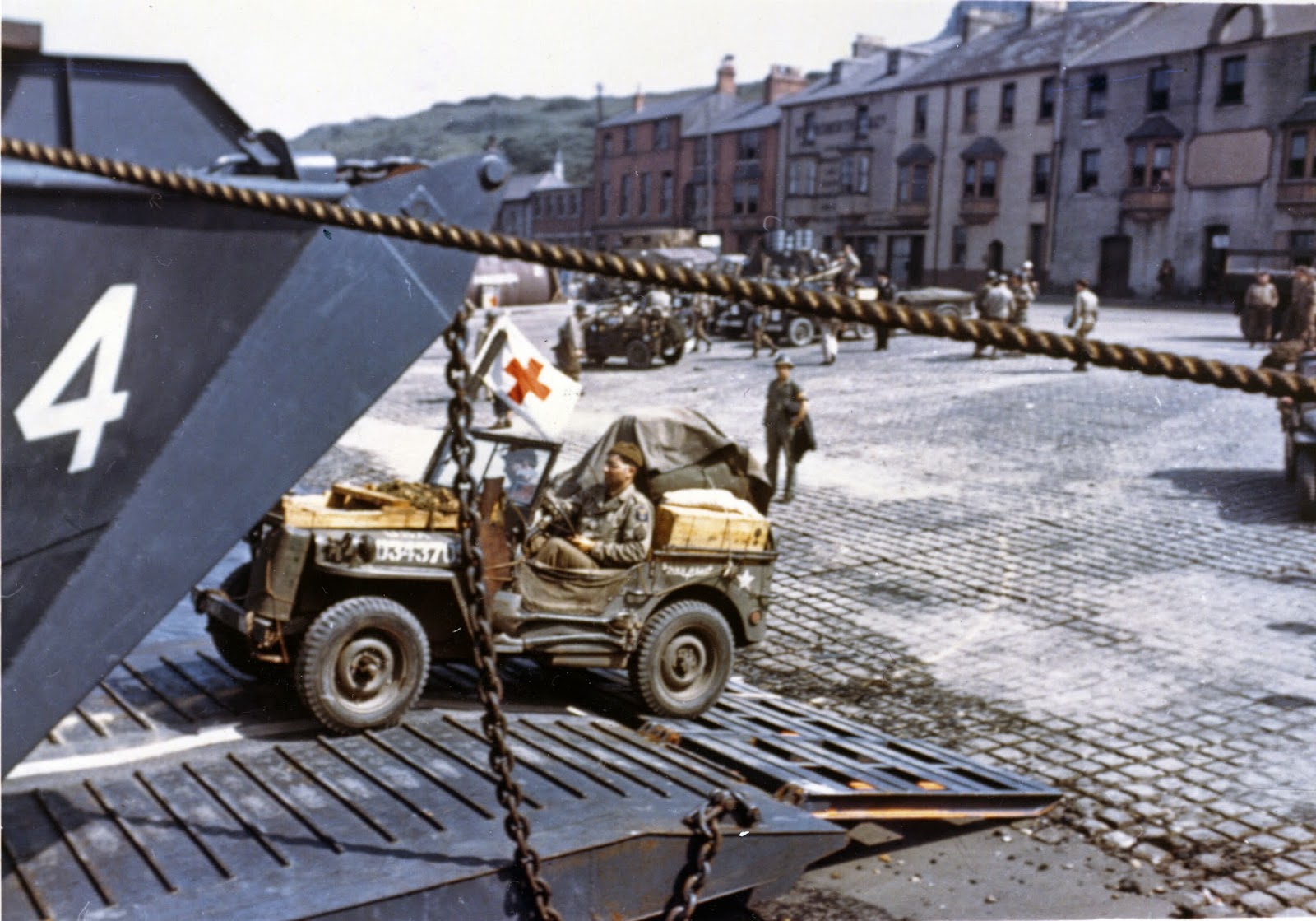 Amazing Color Photographs of the D-Day and the Normandy Invasion in ...