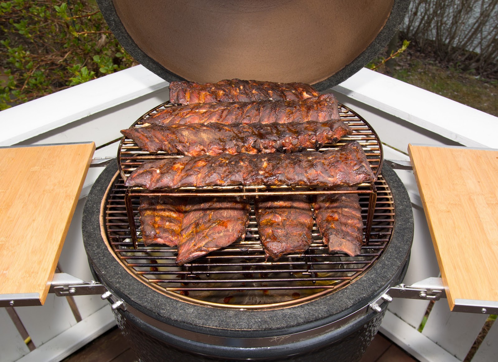 Grillblogg om Grillgleder Back Ribs på Monolith Kamado