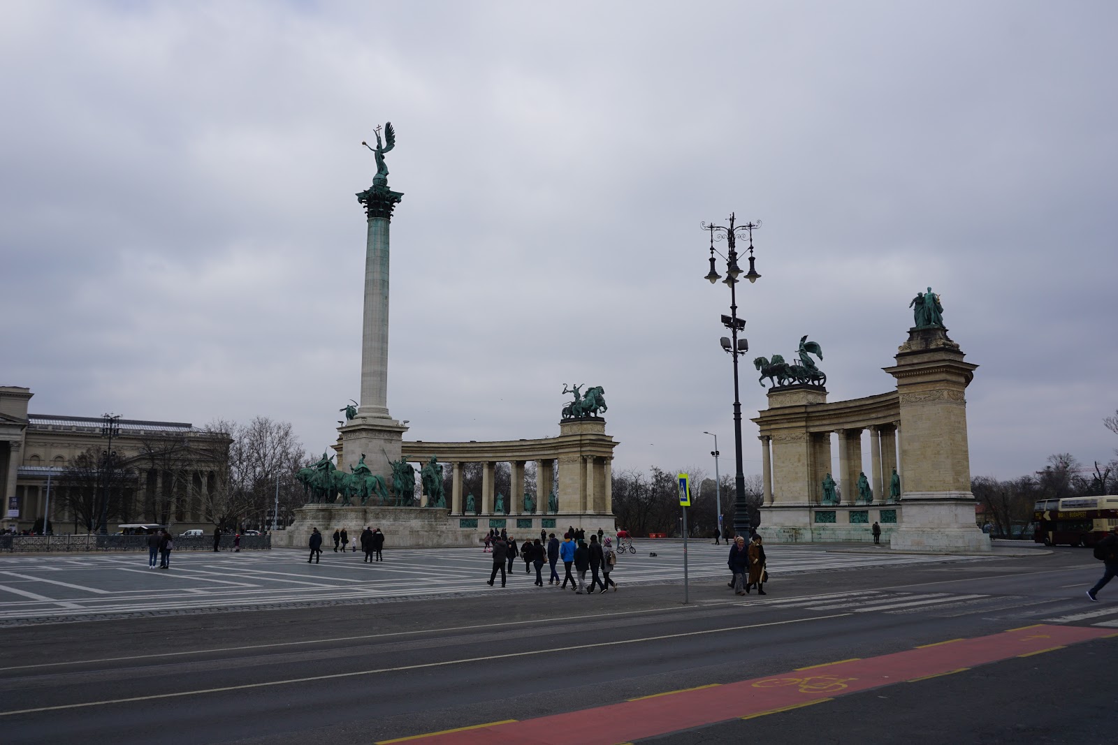 Budapeşte Gezi Rehberi - Kahramanlar Meydanı Heroes Square