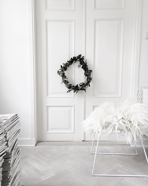 Scandinavian minimalist Christmas decor | Image via vittvittvitt