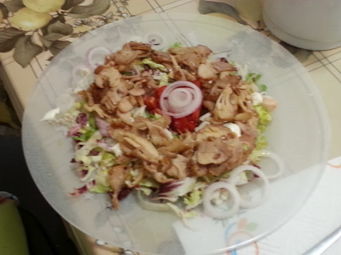 Desperate House Cooker Insalata con Kebab di Pollo