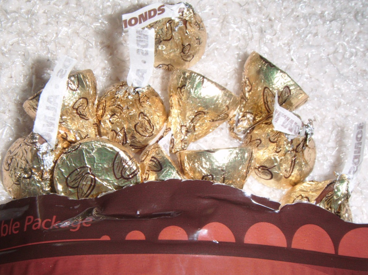 FOODSTUFF FINDS Hershey's Chocolate and Kisses [UK Editions] (Asda