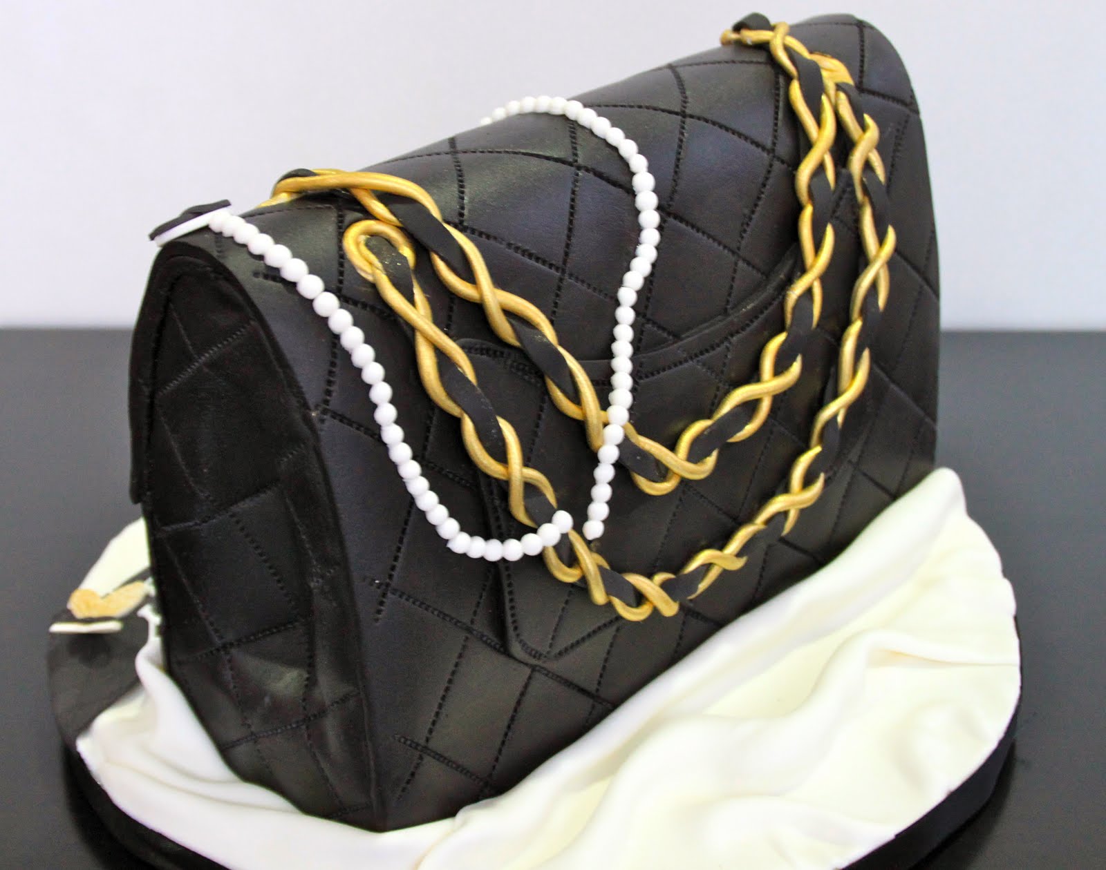 Celebrate with Cake!: Chanel Bag Cake with Pearls