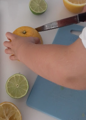 sitrus appelsiini lime leikkaaminen leikkaus