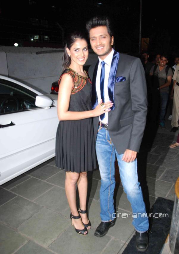 1 - Ritesh and Genelia On The Sets Of Dance India Dance 3