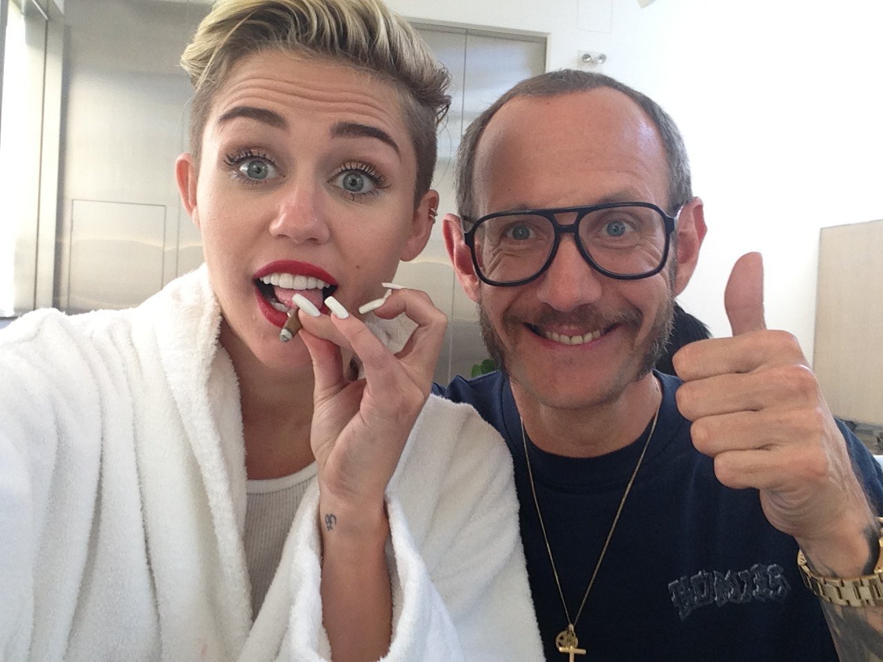 Miley Cyrus Personal Photos Hacked ~ Celebrity Gossip