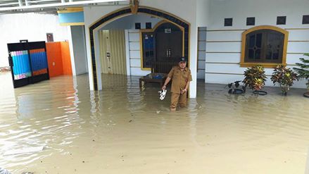 Tambun Gedong Desa Srimukti Dilanda Banjir