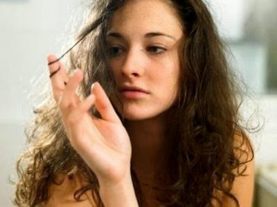  Untuk urusan rambut memang tak akan pernah habisnya apalagi rambut yang susah diatur sepe Cara Mengatasi Rambut Mengembang