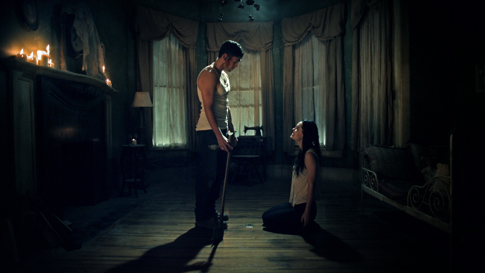 Снимаем хоррор. Искатели могил (grave encounters) 2012. Тим бертон на съемках. Искатели могил (grave encounters) 2012. Маккензи грэй искатели могил.