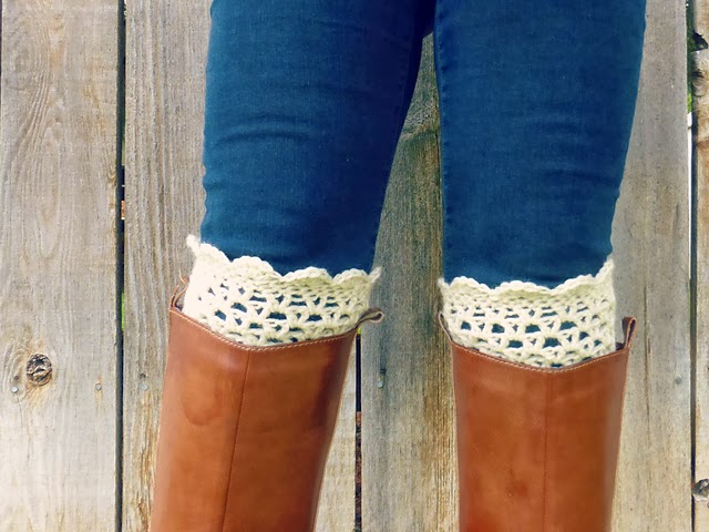 Lacy Scalloped Boot Cuffs | tangled happy | Bloglovin’
