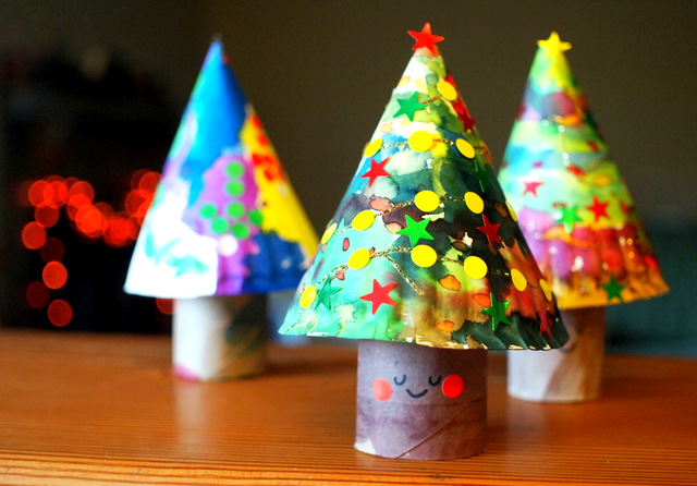 3D Paper Plate Christmas Trees! | Pink Stripey Socks