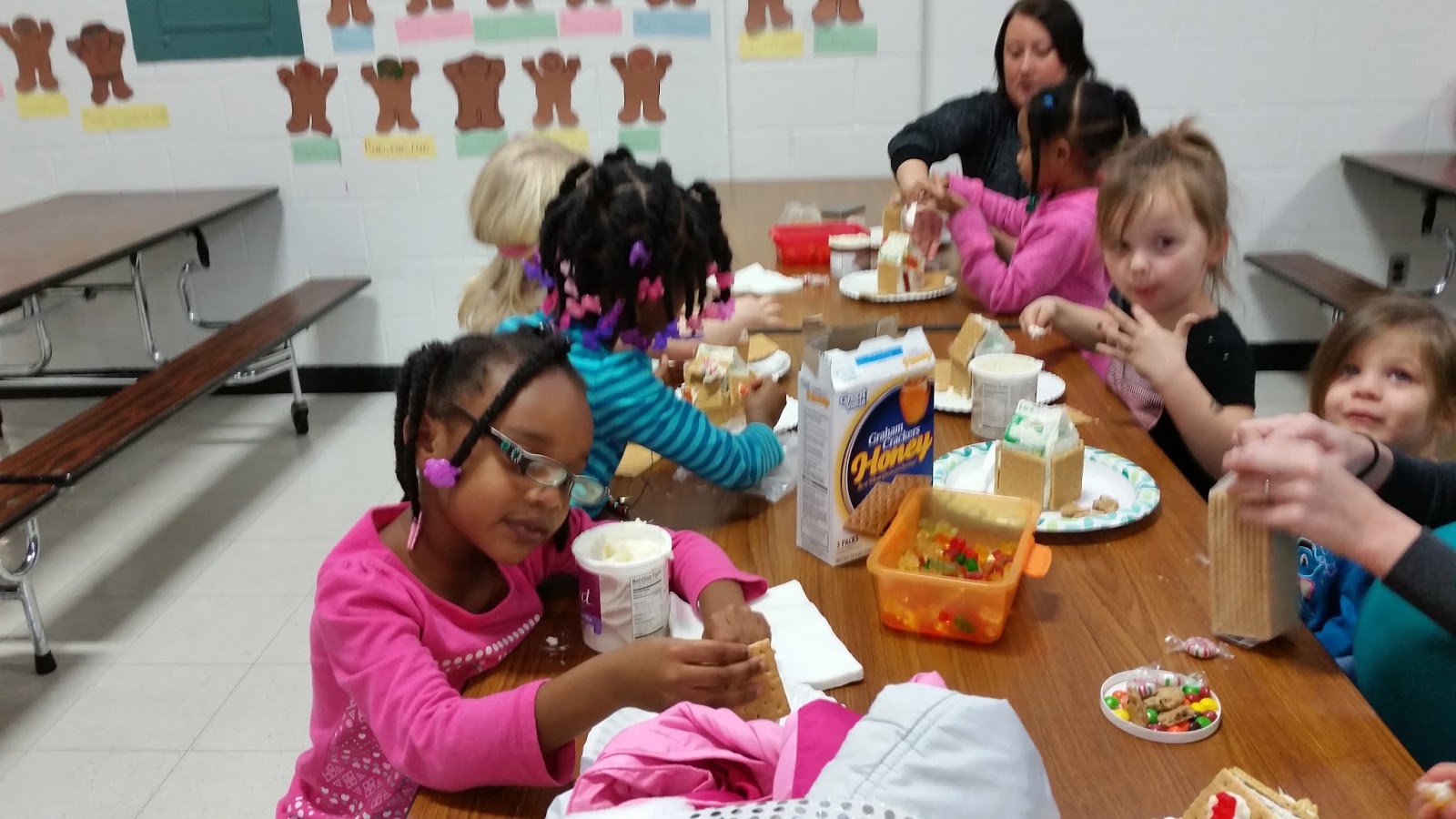Talking Taylor Schools HOLLAND ELEMENTARY SCHOOL'S gingerbread gala