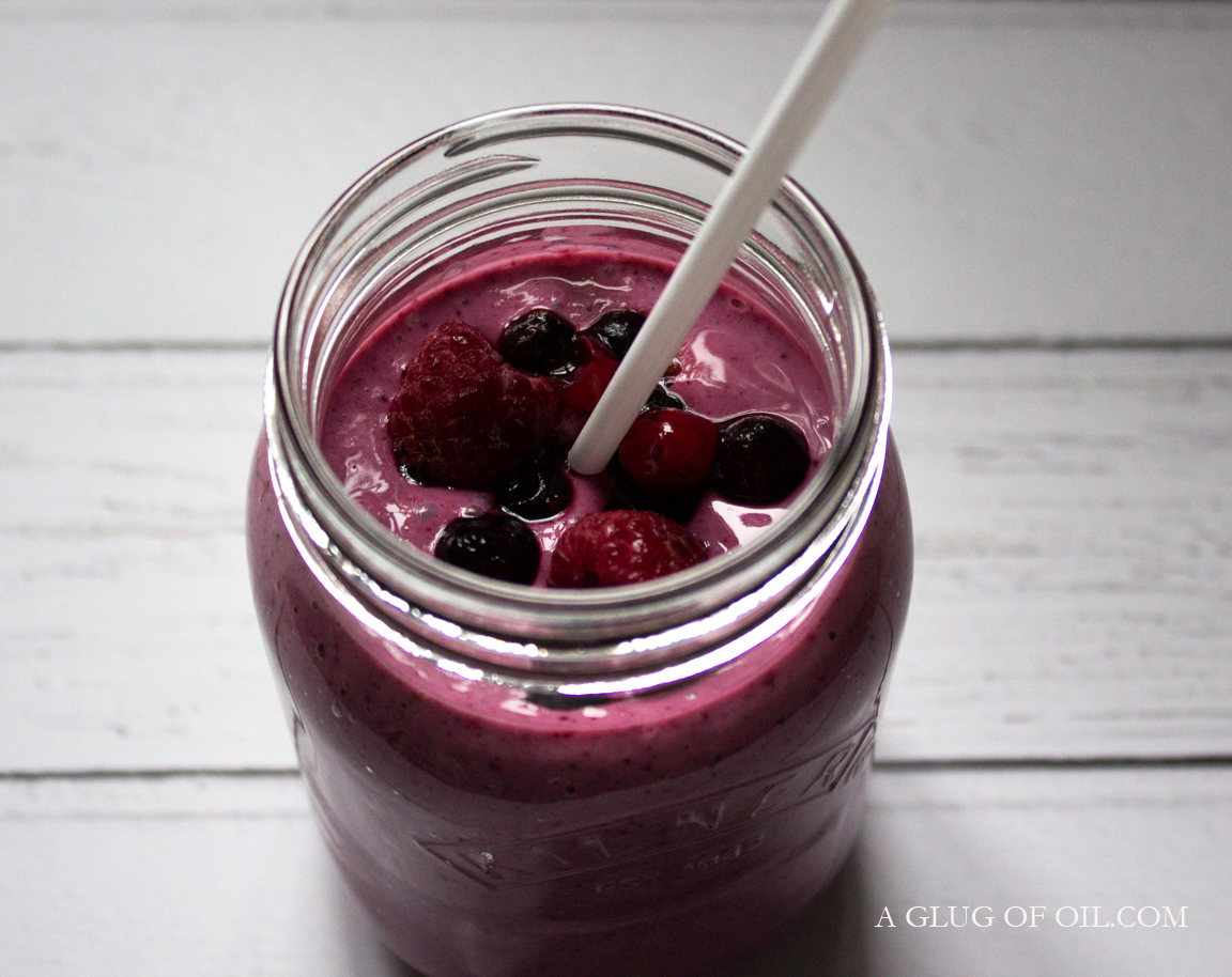 Super Berry Oat and Banana Smoothie