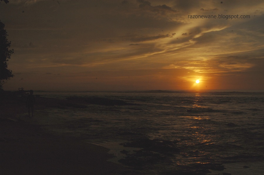 Golden Sunset di Pantai Tanjung Setia Krui Pesisir Barat - PerjalananKU