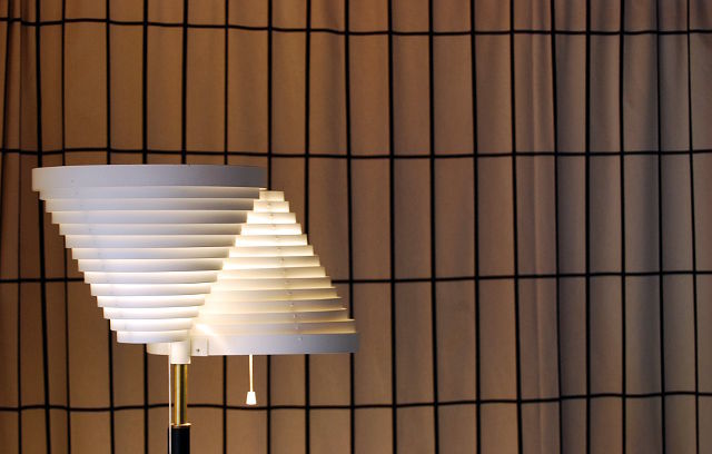 artek valaisin, alvar aalto, jalkalamppu, finnish design, suomalainen muotoilu, a810