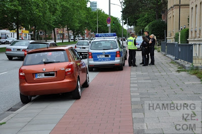 © hamburgize.com / Stefan Warda Regelverstoß Parken auf dem Radweg
