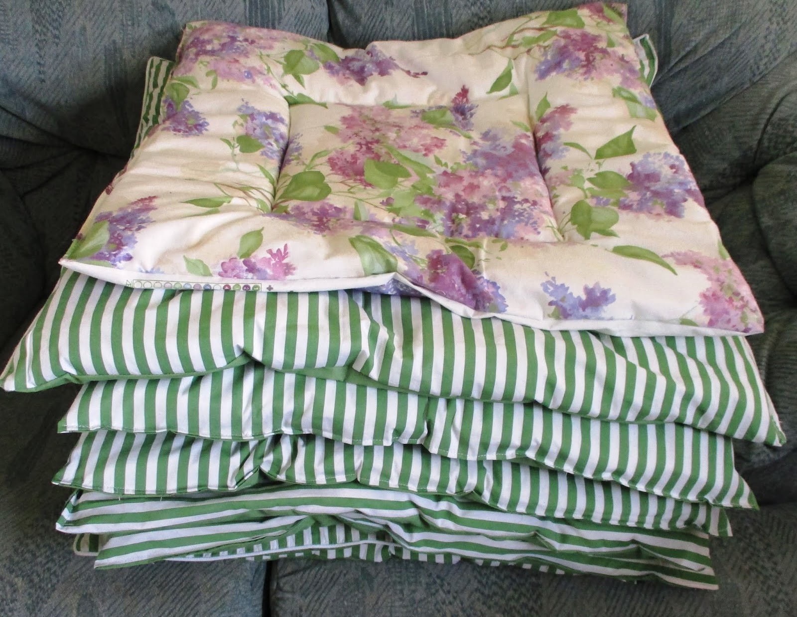 Love my life Nine small duvets for pet beds