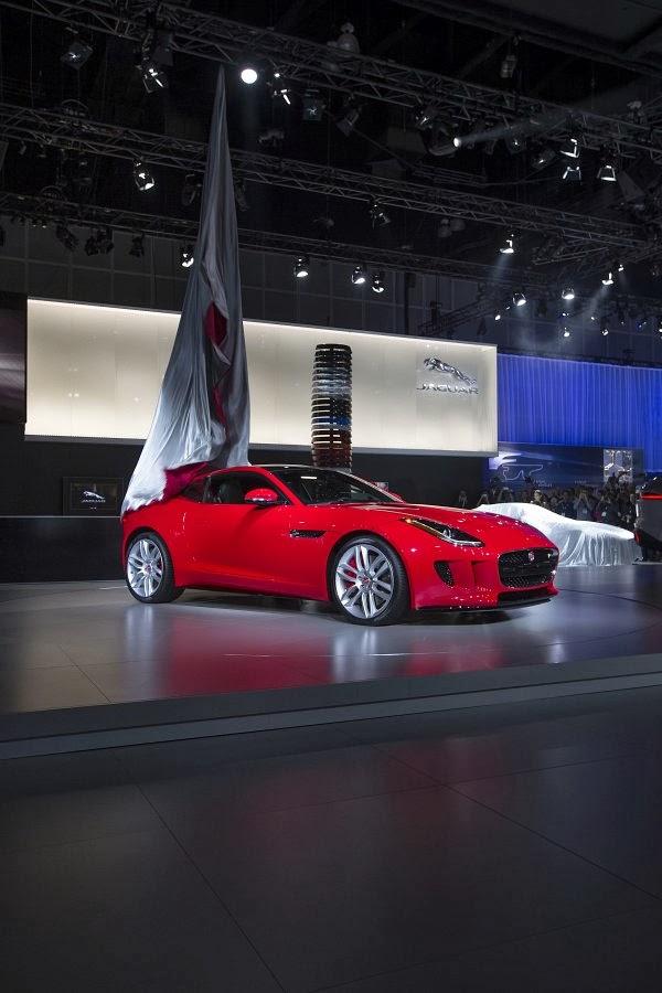 Gambar Mobil Jaguar F-Type R Coupe 2013 | Otomotif News