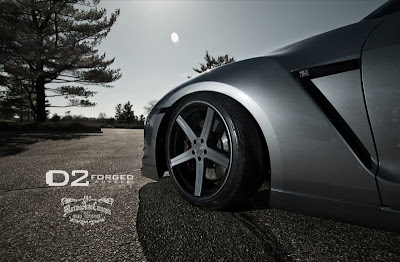 D2 Forged CV2′s w/ 21x10 Fr-165/35R21 and 21x11.5 Rr-305/30-21 Tires