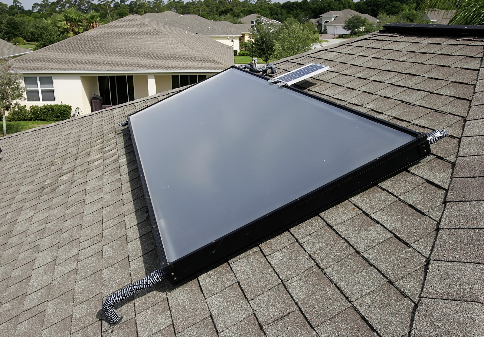 uma-solar-blog-the-right-way-to-save-with-solar-hot-water