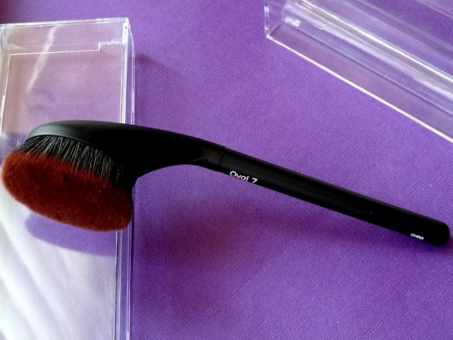 BrushCraft Collection By Artis Oval 7 Brush