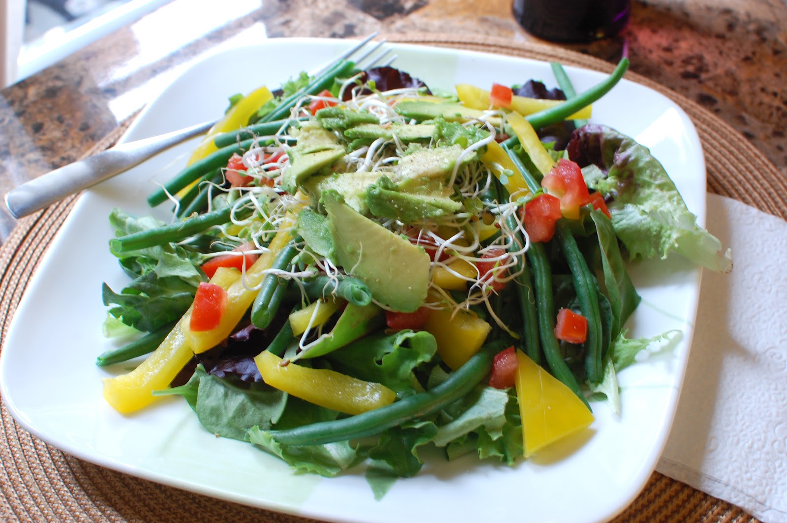 VeganFling Green Salad with Green Beans and Avocado
