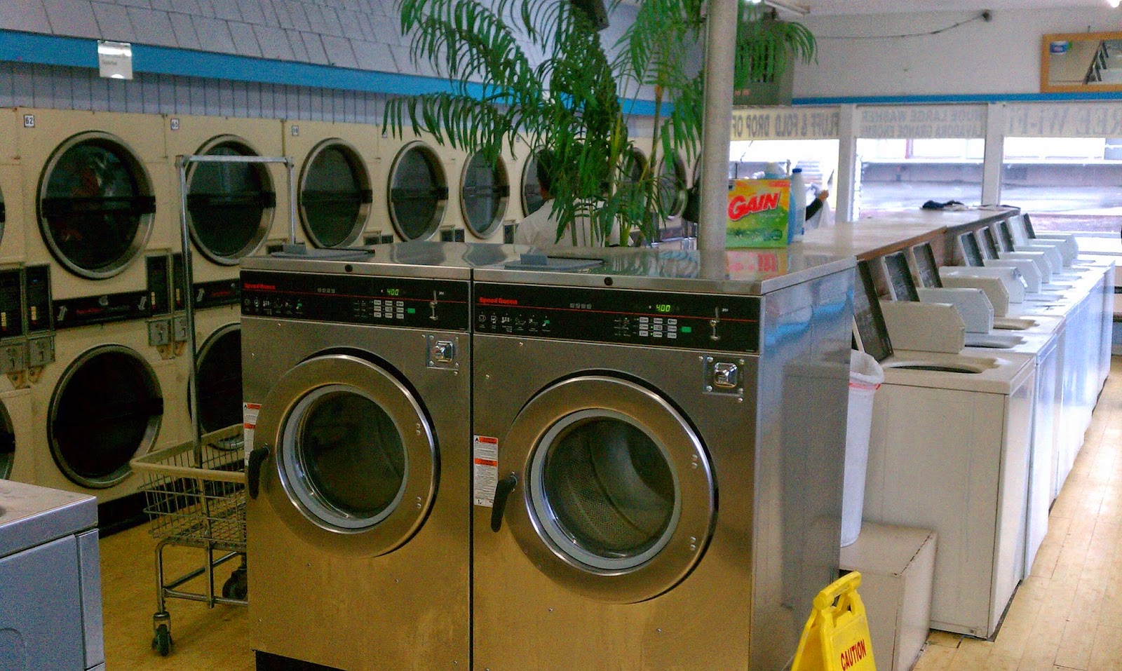 Laundromat near Roseville CA