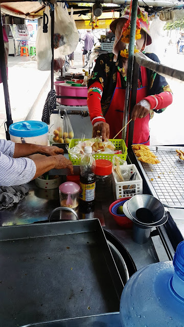 Backpacker Murah ke Thailand : Hari Pertama di Bangkok (Chatuchak Weekend Market)
