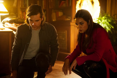 The Magicians Season 2 Summer Bishil and Jason Ralph (40)