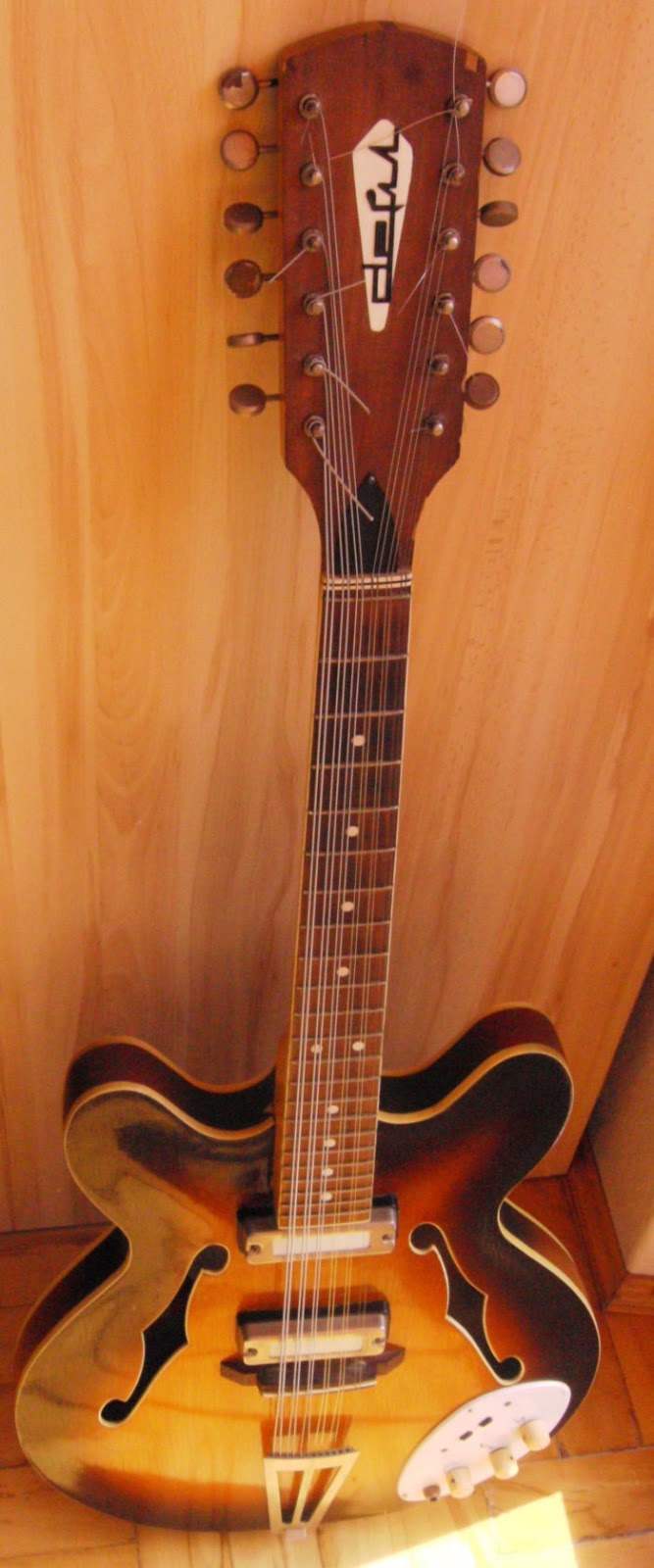 Vintage audio and music instruments Defil Echo hollow body Polish guitar