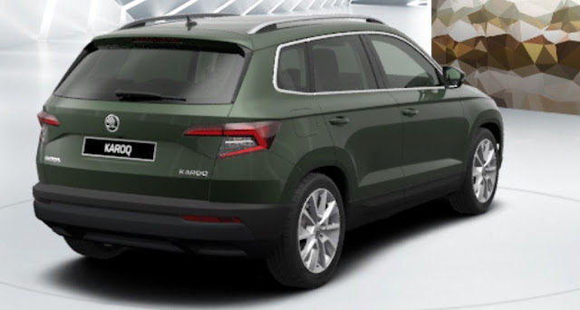 skoda karoq colore verde smeraldo metallizzato vista posteriore laterale 7