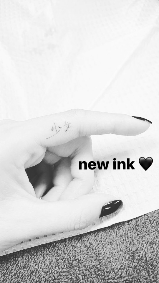 Wonderful Generation: Check out SNSD Tiffany's new tattoo!