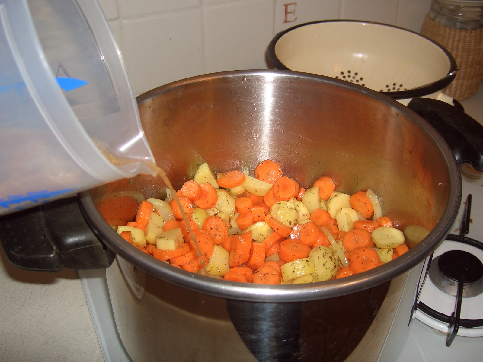 to my french cuisine ! Potatoes and carrots in pressure cooker