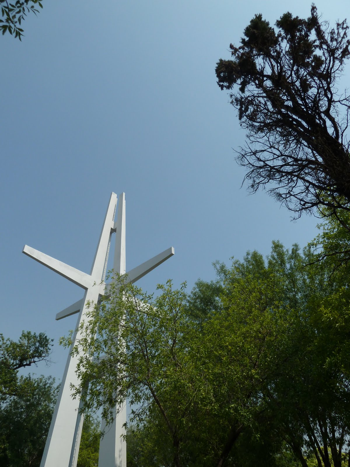 Scan the room: Parroquia San Juan Bautista De La Salle.