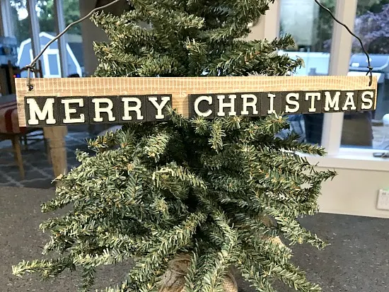 Sign for mini christmas tree