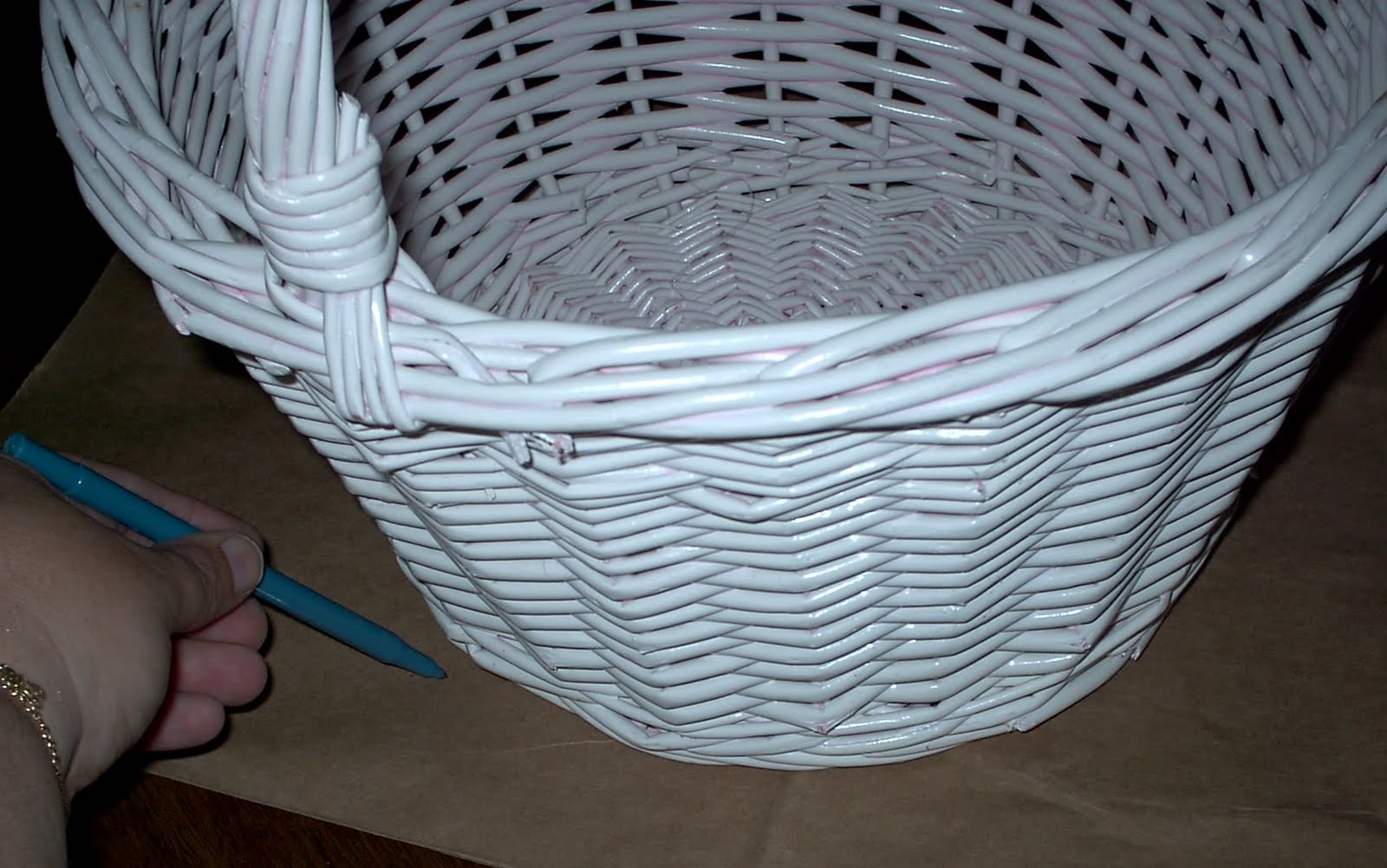 Mama Bear At Work How to make a fabric basket liner.